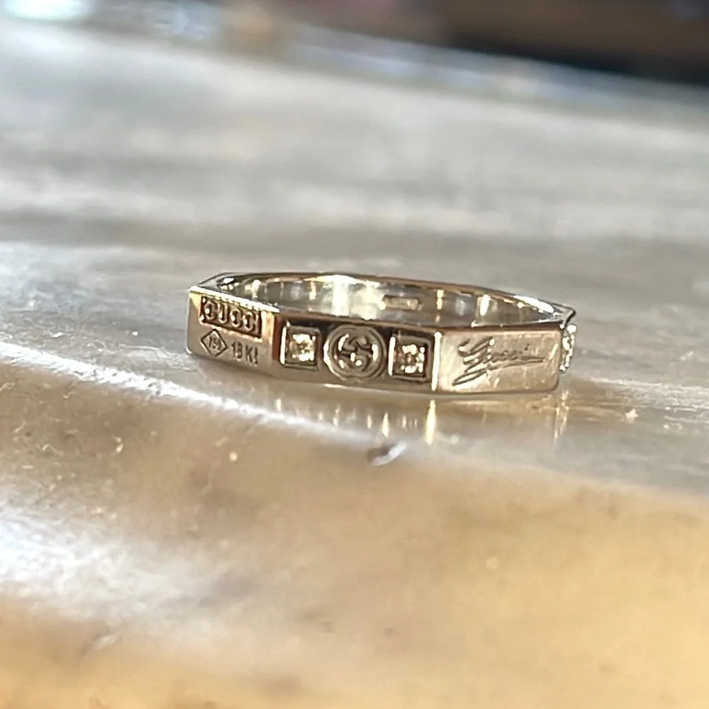 18k GUCCI Diamond Ring - Picture 8 of 15